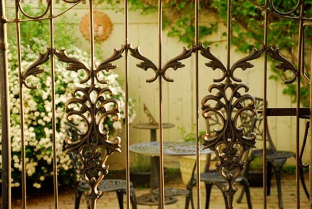The Secret Garden Inn Κίνγκστον Εξωτερικό φωτογραφία