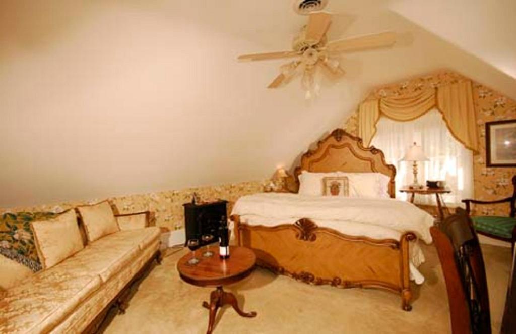 The Secret Garden Inn Κίνγκστον Δωμάτιο φωτογραφία